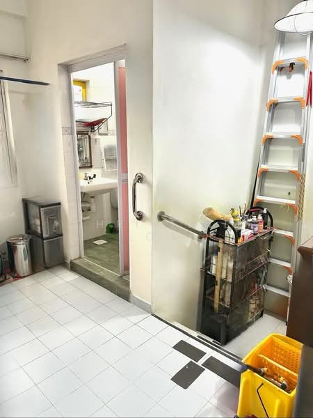 D13 FH Large Terrace Happy Avenue Mattar MRT, Happy Avenue, 5 Bedrooms, 3,050 sqft, Terraced House For Sale, by Christine Low, 500121879 - Level 2 Bathroom - PropertyGuru.com.sg