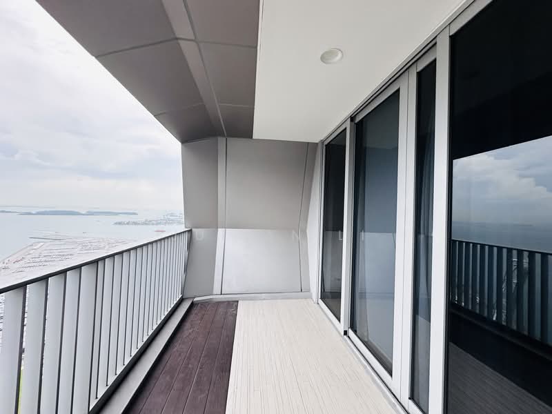 V on Shenton, 5 Shenton Way, 3 Bedrooms, 1,765 sqft, Condominium For Sale, by Julian Li, 500121880 - Balcony - PropertyGuru.com.sg