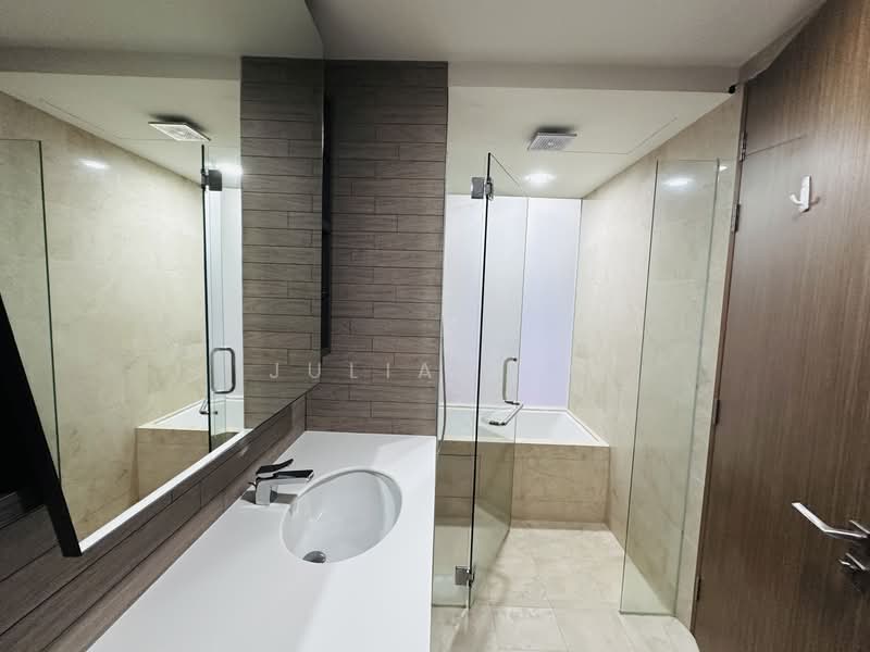 V on Shenton, 5 Shenton Way, 3 Bedrooms, 1,765 sqft, Condominium For Sale, by Julian Li, 500121880 - Bathroom - PropertyGuru.com.sg