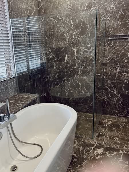 Woo Mon Chew Road, Woo Mon Chew Road, 3 Bedrooms, 2,350 sqft, Terraced House For Rent, by Denise Tan, 500121883 - Bathroom - PropertyGuru.com.sg