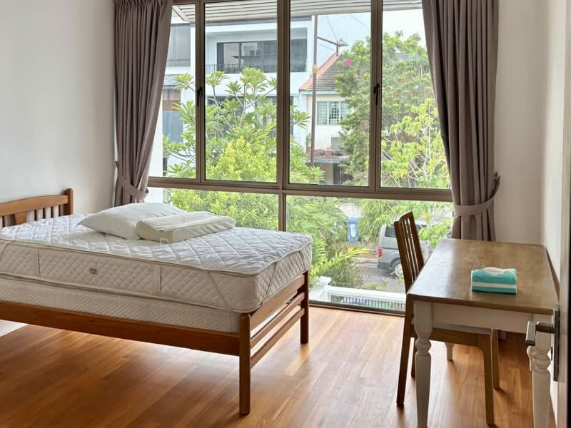Woo Mon Chew Road, Woo Mon Chew Road, 3 Bedrooms, 2,350 sqft, Terraced House For Rent, by Denise Tan, 500121883 - Bedroom - PropertyGuru.com.sg