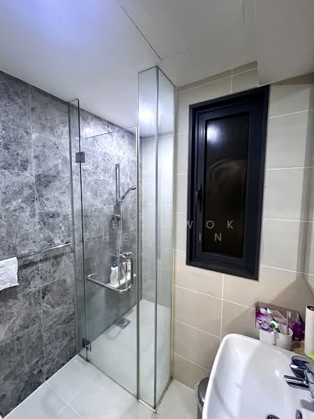 The Lakefront Residences, 48 Lakeside Drive, 3 Bedrooms, 1,001 sqft, Condominium For Rent, by Joel Kwok Zhen Min, 500121884 - Bathroom - PropertyGuru.com.sg