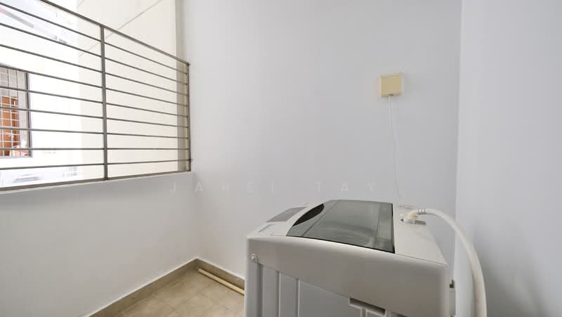 Seasons Park, 499 Yio Chu Kang Road, 2 Bedrooms, 1,066 sqft, Condominium For Sale, by Jarel Tay, 500121886 - Balcony - PropertyGuru.com.sg