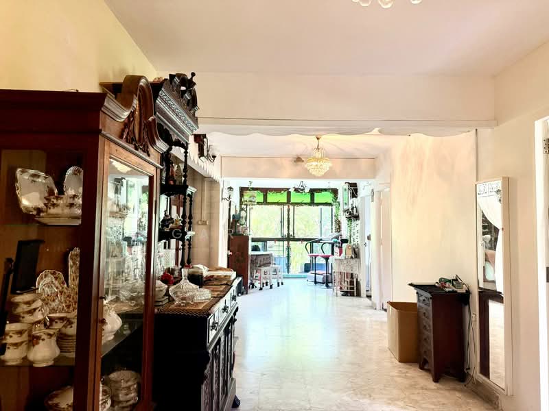 229 Lorong 8 Toa Payoh, 229 Lorong 8 Toa Payoh, 4 Bedrooms, 1,259 sqft, HDB Flat For Sale, by Gary Goh, 500121893 - Living Room - PropertyGuru.com.sg