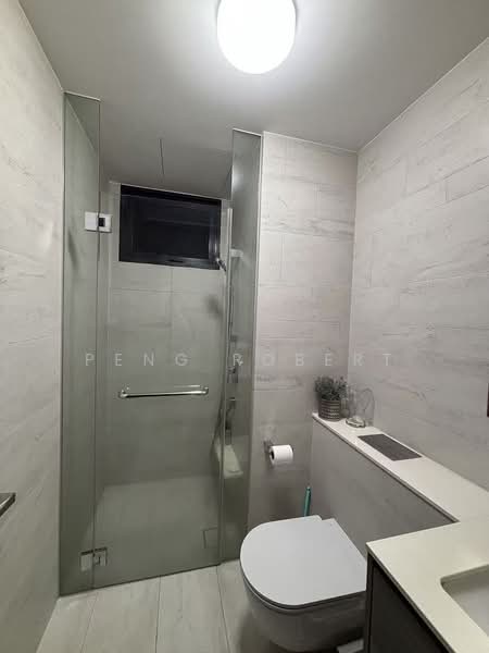 Royalgreen, 2A Anamalai Avenue, 2 Bedrooms, 832 sqft, Condominium For Rent, by Peng Robert, 500121895 - Bathroom - PropertyGuru.com.sg