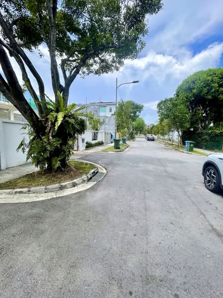 Cheap and Freehold Semi-D with 7 Ensuite Bedrooms and Park 4 Cars!, , 7 Bedrooms, 6,000 sqft, Semi-Detached House For Sale, by Jason Chew, 500121906 - More Parking For Guests - PropertyGuru.com.sg