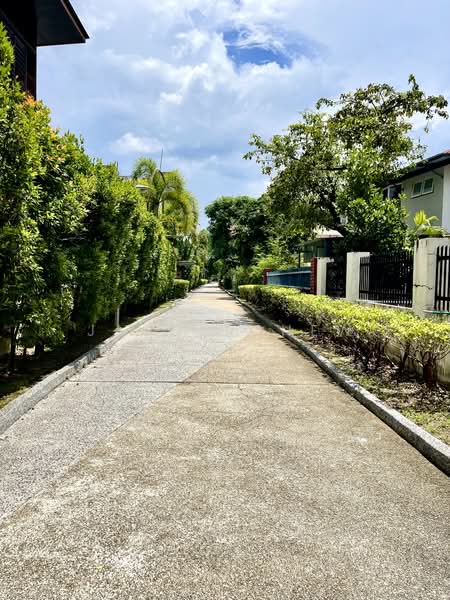 Cheap and Freehold Semi-D with 7 Ensuite Bedrooms and Park 4 Cars!, , 7 Bedrooms, 6,000 sqft, Semi-Detached House For Sale, by Jason Chew, 500121906 - Exterior - PropertyGuru.com.sg