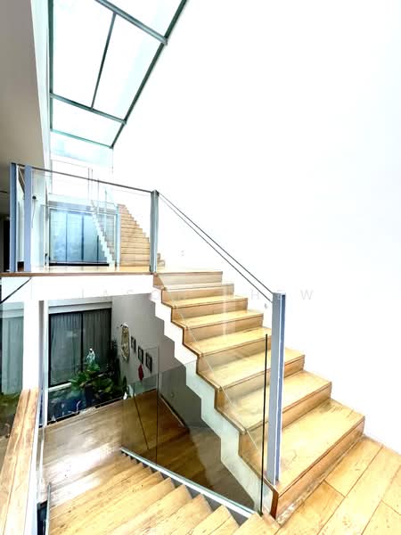 Cheap and Freehold Semi-D with 7 Ensuite Bedrooms and Park 4 Cars!, , 7 Bedrooms, 6,000 sqft, Semi-Detached House For Sale, by Jason Chew, 500121906 - Well Designed Stairwell - PropertyGuru.com.sg