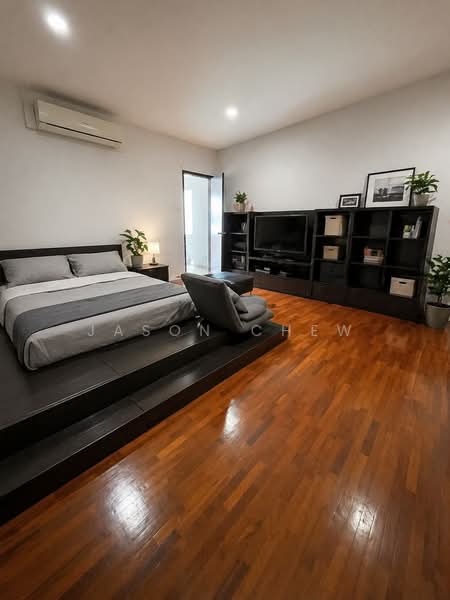 7 Huge Bedrooms and All Ensuite 