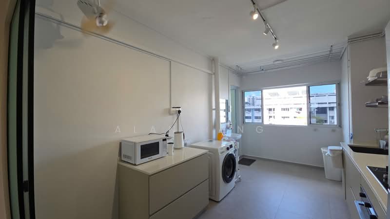 418 Bedok North Avenue 2, 418 Bedok North Avenue 2, 2 Bedrooms, 721 sqft, HDB Flat For Sale, by Alan Heng, 500121912 - Kitchen - PropertyGuru.com.sg