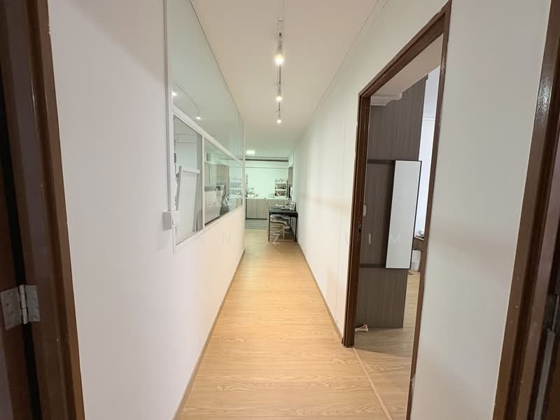 472 Sembawang Drive, 472 Sembawang Drive, 3 Bedrooms, 1,399 sqft, HDB Flat For Sale, by Vanneza Lim, 500121915 - Corridor - PropertyGuru.com.sg