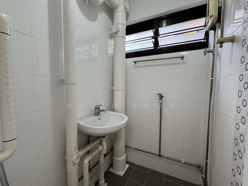 75 Bedok North Road, 75 Bedok North Road, 2 Bedrooms, 635 sqft, HDB Flat For Sale, by David Boon, 500121920 - Bathroom - PropertyGuru.com.sg
