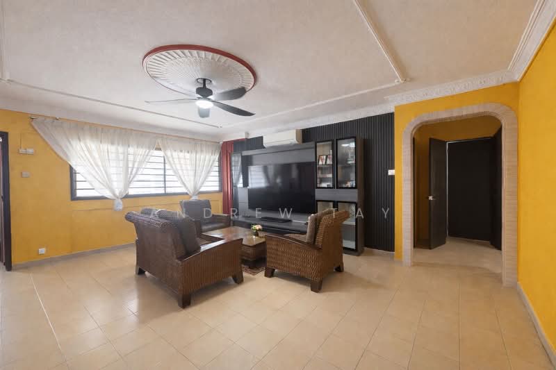 For Sale - 661 Hougang Avenue 4