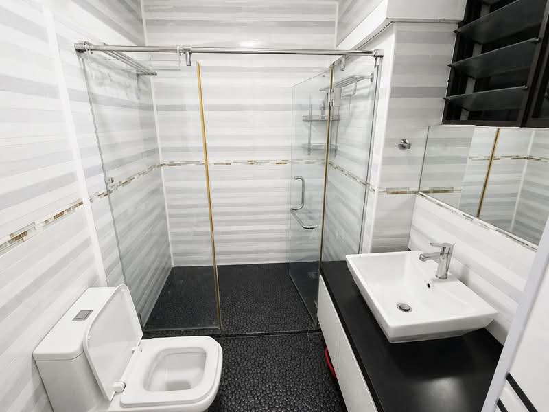 140 Bedok North Street 2, 140 Bedok North Street 2, 4 Bedrooms, 1,292 sqft, HDB Flat For Sale, by Joe Nah, 500121923 - Bathroom - PropertyGuru.com.sg