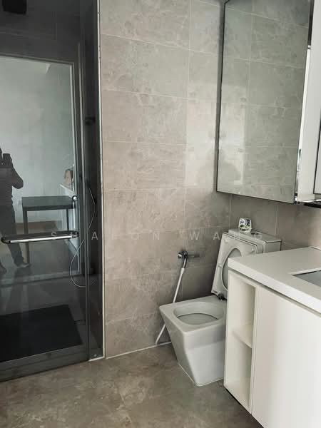 Kingsford Hillview Peak, 105 Hillview Rise, 1 Bedroom, 517 sqft, Condominium For Rent, by Sharon Wang, 500121924 - Bathroom - PropertyGuru.com.sg