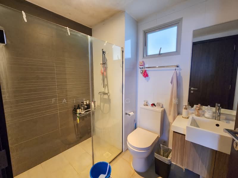 Lake Life, 10 Tao Ching Road, 3 Bedrooms, 1,087 sqft, Executive Condominium For Sale, by Faith Ng 黄丽娴, 500121931 - Bathroom - PropertyGuru.com.sg