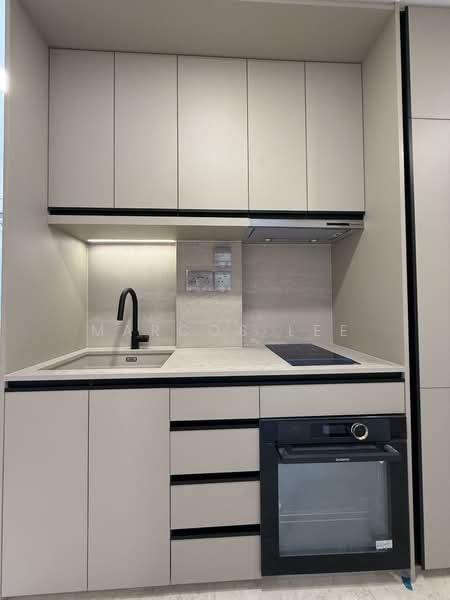 Hill House, 10A-11 Institution Hill, 10B, 2 Bedrooms, 452 sqft, Condominium For Rent, by Marcos Lee, 500121935 - Kitchen - PropertyGuru.com.sg