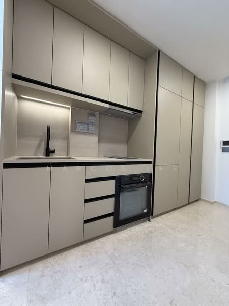 Hill House, 10A-11 Institution Hill, 10B, 2 Bedrooms, 452 sqft, Condominium For Rent, by Marcos Lee, 500121935 - Kitchen - PropertyGuru.com.sg