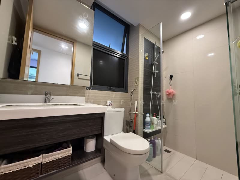 Blossom Residences, 30 Segar Road, 3 Bedrooms, 1,421 sqft, Executive Condominium For Sale, by Jasmine Giam, 500121938 - Bathroom - PropertyGuru.com.sg