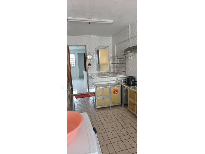 445 Tampines Street 42, 445 Tampines Street 42, 3 Bedrooms, 890 sqft, HDB Flat For Rent, by Yeo Kenny, 500121949 - Kitchen - PropertyGuru.com.sg