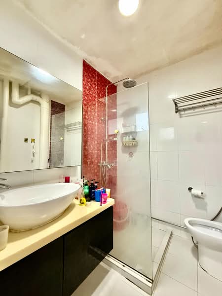 705 Hougang Avenue 2, 705 Hougang Avenue 2, 3 Bedrooms, 1,593 sqft, HDB Flat For Sale, by Matthew Xu, 500121977 - Bathroom - PropertyGuru.com.sg