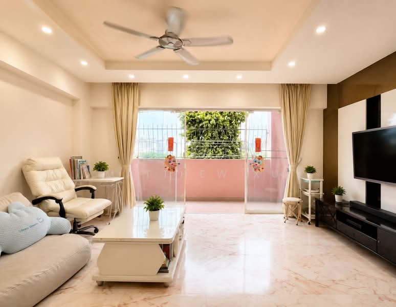705 Hougang Avenue 2, 705 Hougang Avenue 2, 3 Bedrooms, 1,593 sqft, HDB Flat For Sale, by Matthew Xu, 500121977 - Living Room - PropertyGuru.com.sg