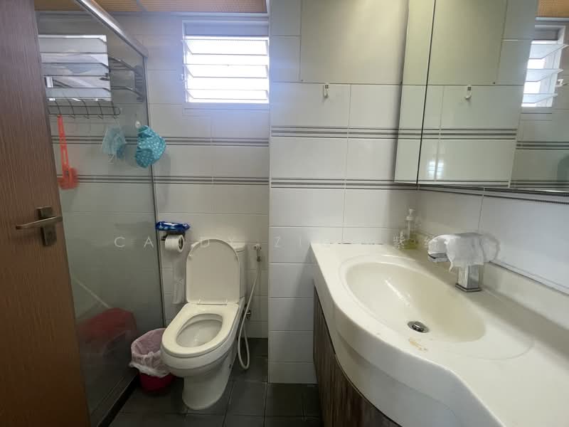 8A Upper Boon Keng Road, 8A Upper Boon Keng Road, 3 Bedrooms, 1,023 sqft, HDB Flat For Sale, by Candy ZiQi 紫绮, 500121978 - Bathroom - PropertyGuru.com.sg