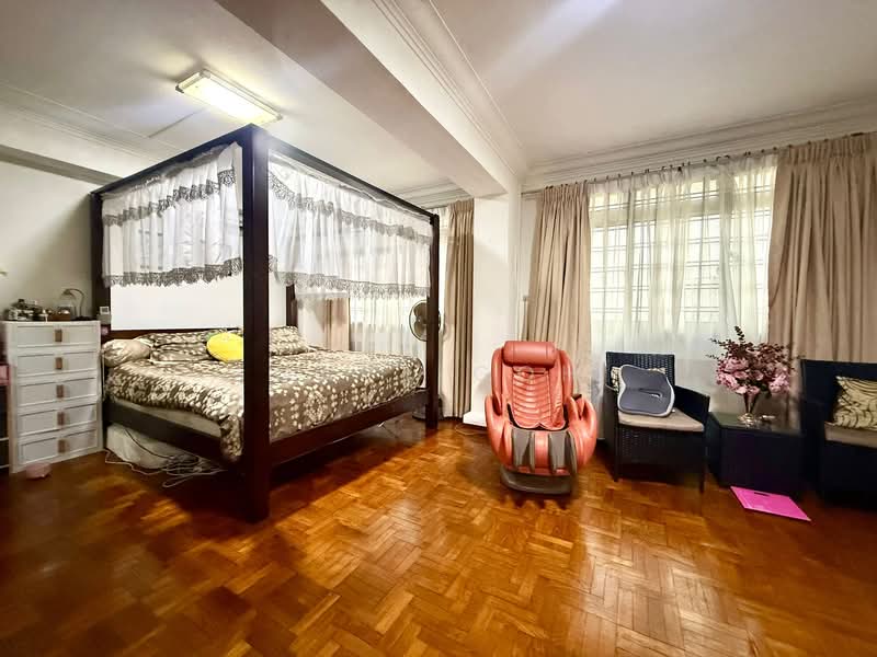 305 Tampines Street 32, 305 Tampines Street 32, 3 Bedrooms, 1,345 sqft, HDB Flat For Sale, by Gary Goh, 500121991 - Master Bedroom  - PropertyGuru.com.sg