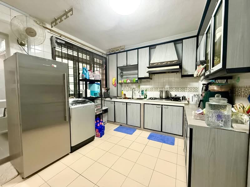 305 Tampines Street 32, 305 Tampines Street 32, 3 Bedrooms, 1,345 sqft, HDB Flat For Sale, by Gary Goh, 500121991 - Kitchen - PropertyGuru.com.sg