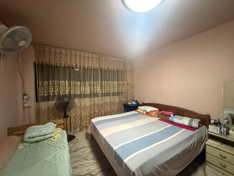 410 Jurong West Street 42, 410 Jurong West Street 42, 3 Bedrooms, 1,539 sqft, HDB Flat For Sale, by Freddie Pang, 500121999 - Bedroom - PropertyGuru.com.sg