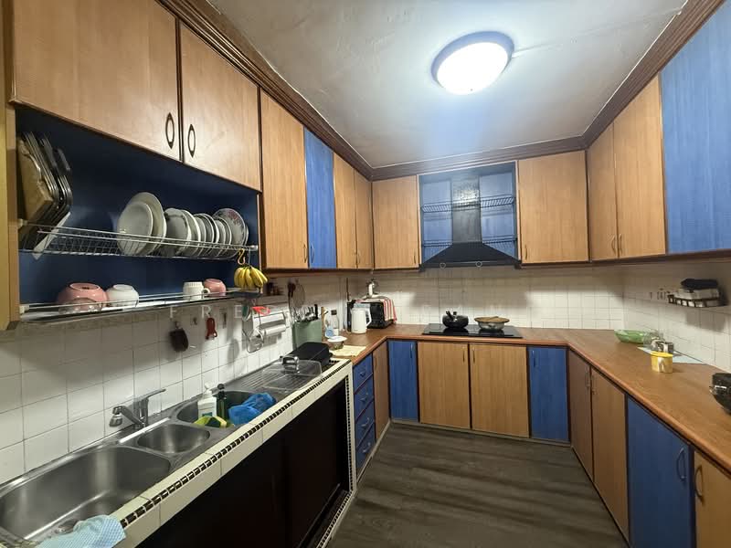 410 Jurong West Street 42, 410 Jurong West Street 42, 3 Bedrooms, 1,539 sqft, HDB Flat For Sale, by Freddie Pang, 500121999 - Kitchen - PropertyGuru.com.sg