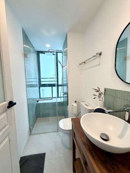 The Sixth Avenue Residences, 160 Sixth Avenue, 2 Bedrooms, 969 sqft, Condominium For Sale, by Gina Tng, 500122004 - Bathroom - PropertyGuru.com.sg