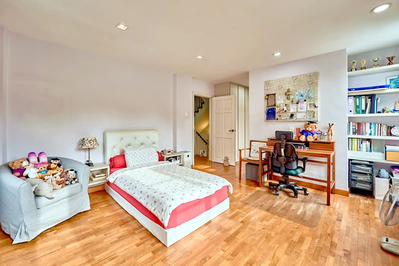 Burgundy Hill, Burgundy Rise, 5 Bedrooms, 3,638 sqft, Semi-Detached House For Sale, by Adrian Tan, 500122007 - Bedroom - PropertyGuru.com.sg