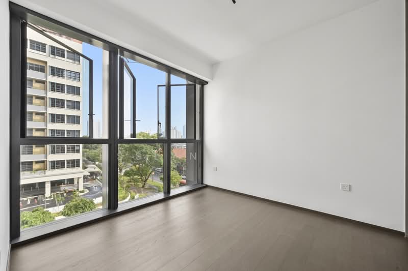 Tembusu Grand, 94 Jalan Tembusu, 3 Bedrooms, 990 sqft, Condominium For Sale, by Jesslyn Kwong, 500122017 - Master Room + Ensuite Bathroom - PropertyGuru.com.sg