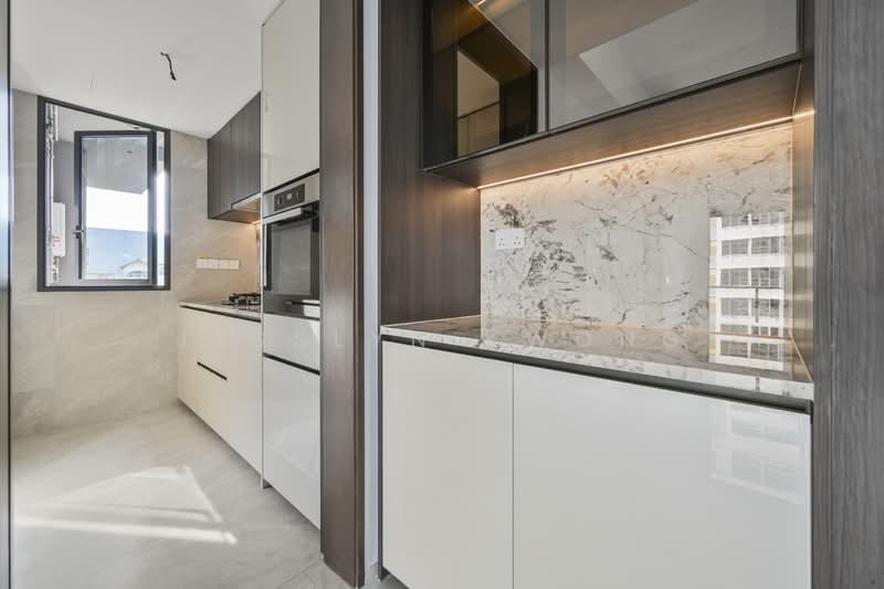 Tembusu Grand, 94 Jalan Tembusu, 3 Bedrooms, 990 sqft, Condominium For Sale, by Jesslyn Kwong, 500122017 - Enclosable kitchen + Dry Pantry - PropertyGuru.com.sg