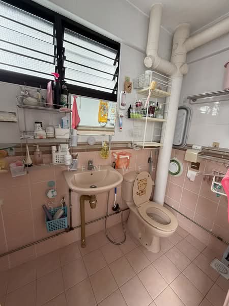178 Bishan Street 13, 178 Bishan Street 13, Room Rental, 110 sqft, HDB Flat For Rent, by Ken Wee, 500122018 - Bathroom - PropertyGuru.com.sg