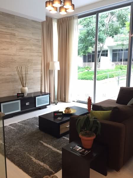 Woodhaven, 95 Woodgrove Avenue, 4 Bedrooms, 3,358 sqft, Town House For Sale, by Sean Li-wen Cheong, 500122031 - Living Room - PropertyGuru.com.sg