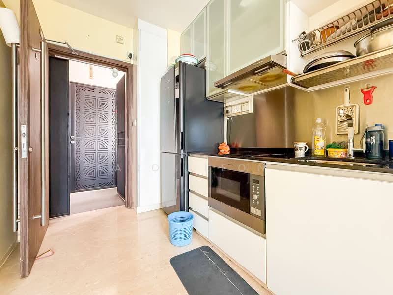 Near Kovan Mrt, Landed Facing, 2 Bedder with Utility, , 2 Bedrooms, 914 sqft, Apartment For Sale, by Aaron Leong, 500122034 - Kitchen - PropertyGuru.com.sg