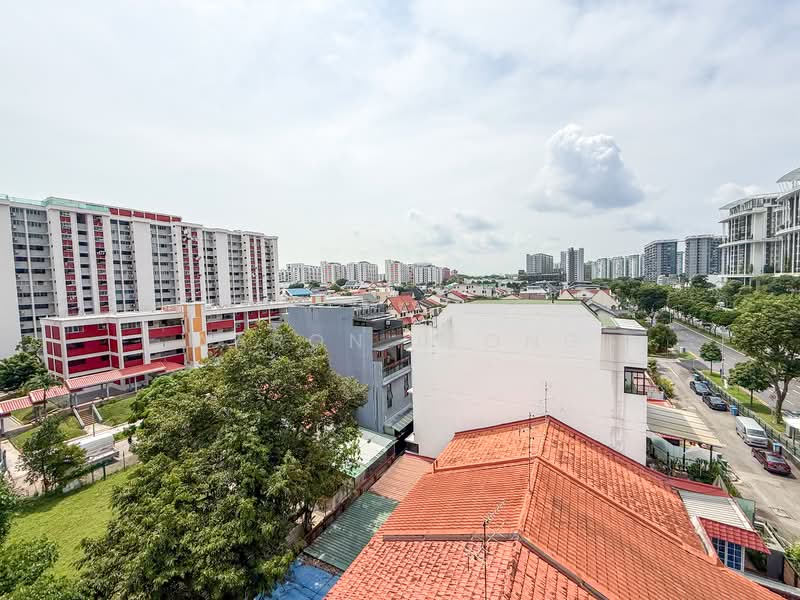Near Kovan Mrt, Landed Facing, 2 Bedder with Utility, , 2 Bedrooms, 914 sqft, Apartment For Sale, by Aaron Leong, 500122034 - Exterior - PropertyGuru.com.sg