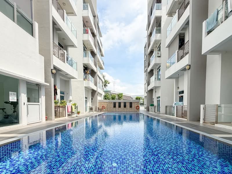 Near Kovan Mrt, Landed Facing, 2 Bedder with Utility, , 2 Bedrooms, 914 sqft, Apartment For Sale, by Aaron Leong, 500122034 - Exterior - PropertyGuru.com.sg