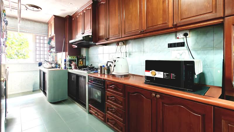 808 Yishun Ring Road, 808 Yishun Ring Road, 3 Bedrooms, 1,130 sqft, HDB Flat For Sale, by Elfi Muni, 500122043 - Kitchen - PropertyGuru.com.sg