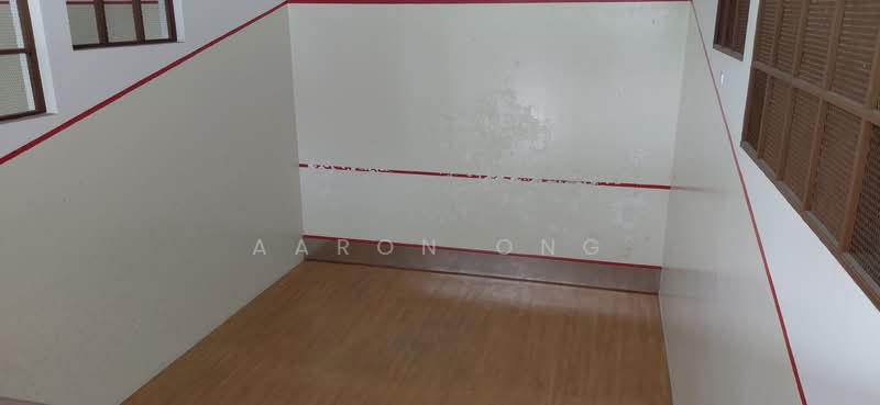 Clementi Park, 135 Sunset Way, 3 Bedrooms, 1,657 sqft, Condominium For Sale, by Aaron Ong, 500122056 - Squash Court - PropertyGuru.com.sg