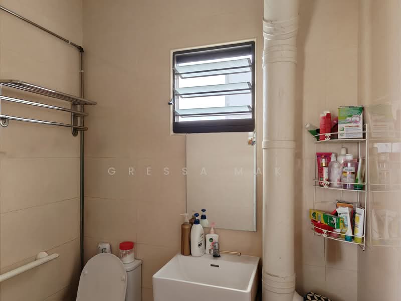 861 Yishun Avenue 4, 861 Yishun Avenue 4, 2 Bedrooms, 797 sqft, HDB Flat For Sale, by Gressa Mak, 500122057 - Bathroom - PropertyGuru.com.sg