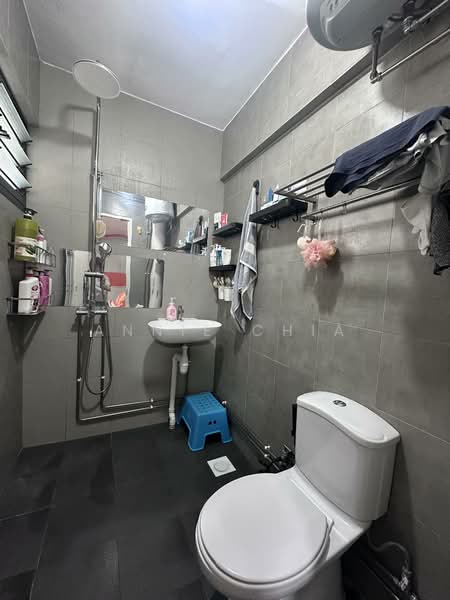 177 Bishan Street 13, 177 Bishan Street 13, 3 Bedrooms, 894 sqft, HDB Flat For Sale, by Annie Chia, 500122062 - Bathroom - PropertyGuru.com.sg