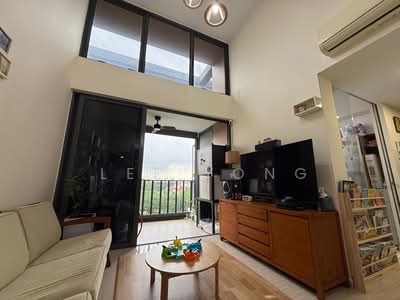 For Sale - Undervalued penthouse , the brownstone , walk to Canberra mrt