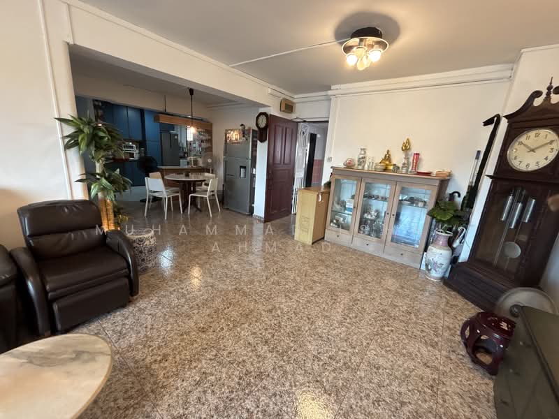 546 Pasir Ris Street 51, 546 Pasir Ris Street 51, 4 Bedrooms, 1,550 sqft, HDB Flat For Sale, by Muhammad Ishak Ahmad, 500122070 - Living area to Dining area - PropertyGuru.com.sg