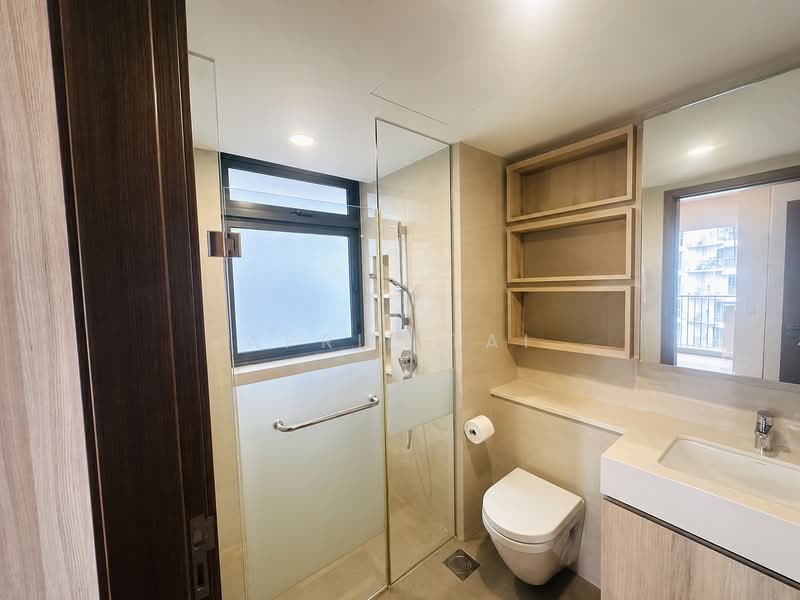 Riverbank at Fernvale, Sengkang West Way/Fernvale, 3 Bedrooms, 1,044 sqft, Condominium For Sale, by April Tai, 500122075 - Bathroom - PropertyGuru.com.sg