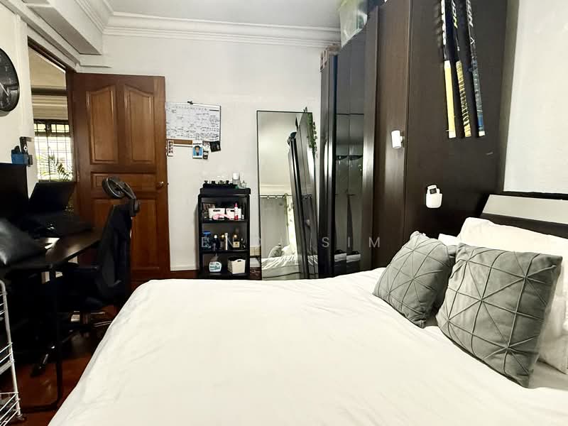 305 Tampines Street 32, 305 Tampines Street 32, 3 Bedrooms, 1,345 sqft, HDB Flat For Sale, by Wendi Sim, 500122076 - Bedroom - PropertyGuru.com.sg