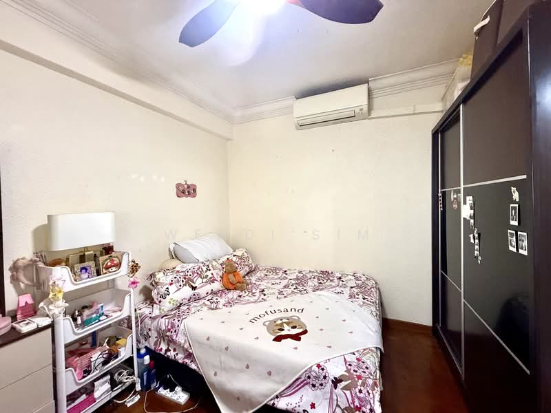 305 Tampines Street 32, 305 Tampines Street 32, 3 Bedrooms, 1,345 sqft, HDB Flat For Sale, by Wendi Sim, 500122076 - Bedroom - PropertyGuru.com.sg