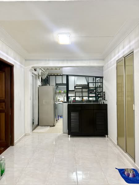 305 Tampines Street 32, 305 Tampines Street 32, 3 Bedrooms, 1,345 sqft, HDB Flat For Sale, by Wendi Sim, 500122076 - Kitchen - PropertyGuru.com.sg